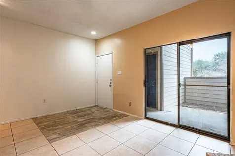 7069 N Holiday Drive Galveston TX 77550