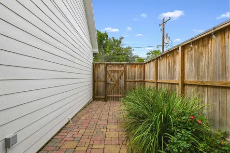 8760 Kempwood Drive Houston TX 77080
