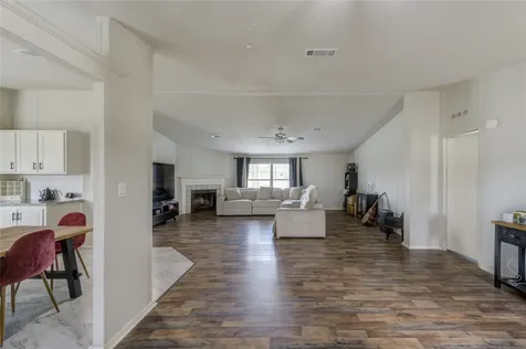 21631 County Road 37492 Cleveland TX 77327