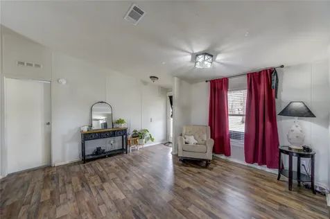 21631 County Road 37492 Cleveland TX 77327