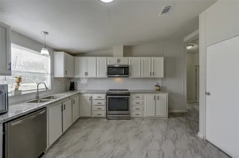 21631 County Road 37492 Cleveland TX 77327