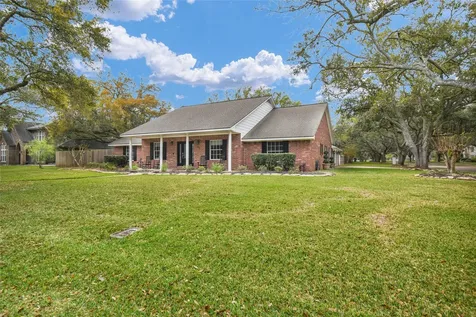 52 Dewberry Court Lake Jackson TX 77566