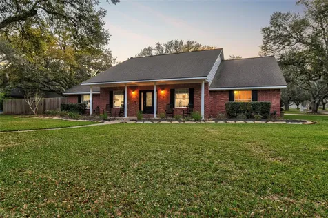 52 Dewberry Court Lake Jackson TX 77566
