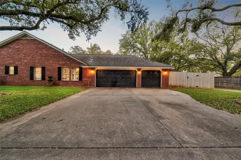 52 Dewberry Court Lake Jackson TX 77566
