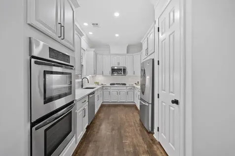 5616 Dolores Street Houston TX 77057