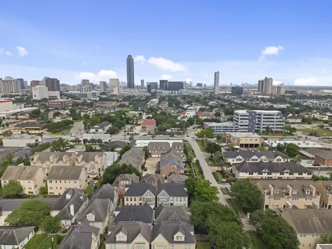 5616 Dolores Street Houston TX 77057