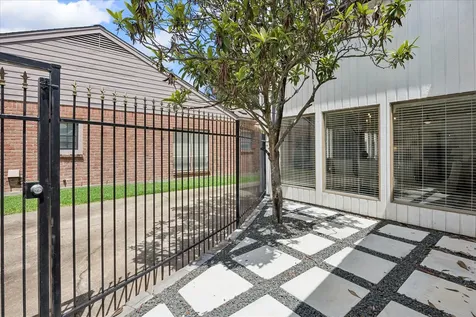 12219 Rocky Knoll Drive Houston TX 77077