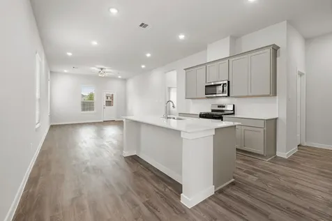 641 Pomegranate Lane La Marque TX 77568