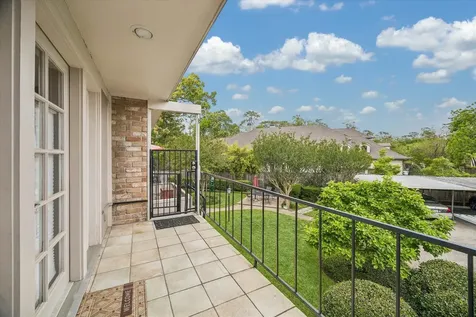 2238 S Piney Point Road 204 Houston TX 77063