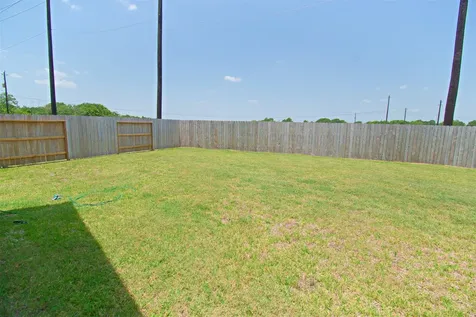 4207 Palmetto Grove Lane Baytown TX 77521