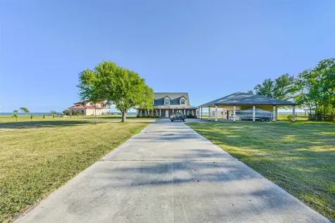 8224 Fm 2354 Road Beach City TX 77523