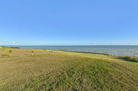 8224 Fm 2354 Road Beach City TX 77523