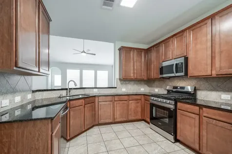 10019 Lynnwood Drive Baytown TX 77521