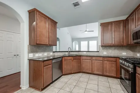 10019 Lynnwood Drive Baytown TX 77521