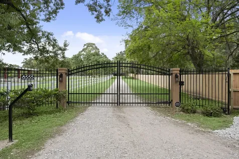 8555 Matthews Lane Magnolia TX 77354