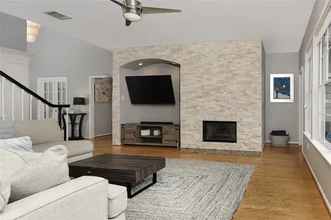 22 Classic Oaks The Woodlands TX 77382