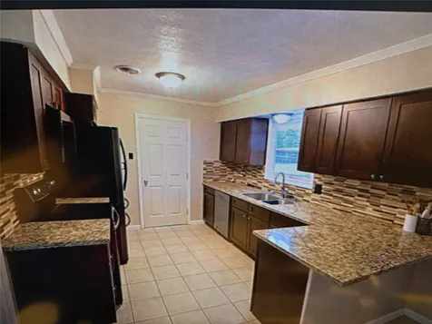 2206 Palomar Street Baytown TX 77520