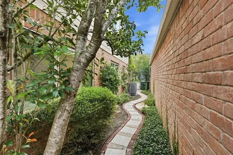 2026 Ashford Hollow Lane Houston TX 77077