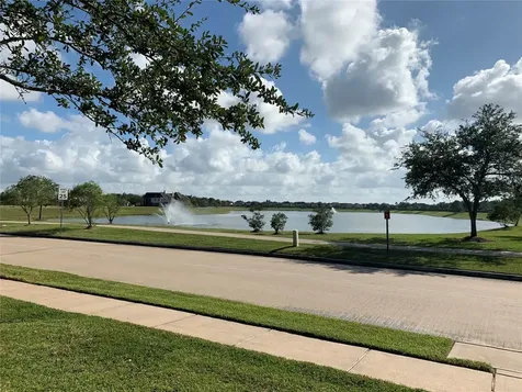 2516 Brittany Lakes Drive League City TX 77573