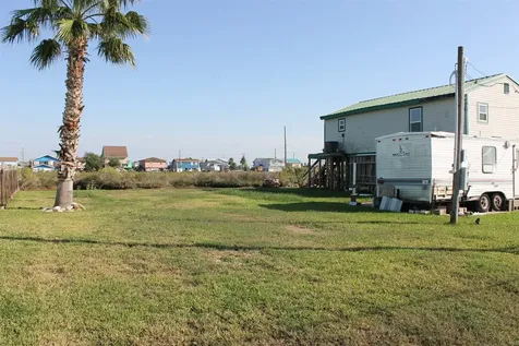 7115 W Hunter Drive Hitchcock TX 77563