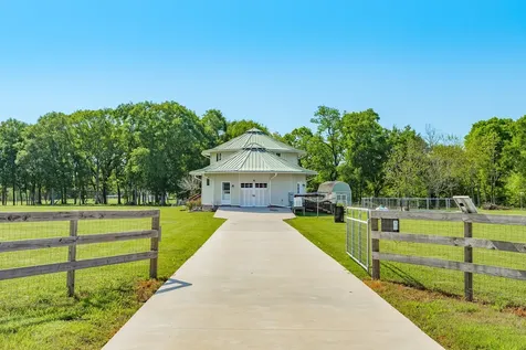 5373 County Road 898 West Columbia TX 77486