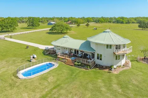 5373 County Road 898 West Columbia TX 77486