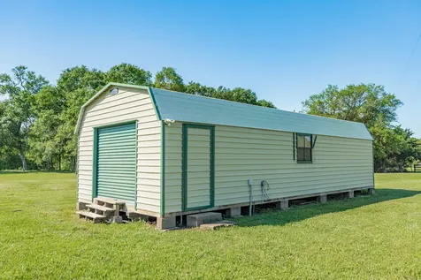5373 County Road 898 West Columbia TX 77486