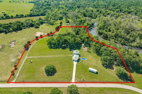 5373 County Road 898 West Columbia TX 77486