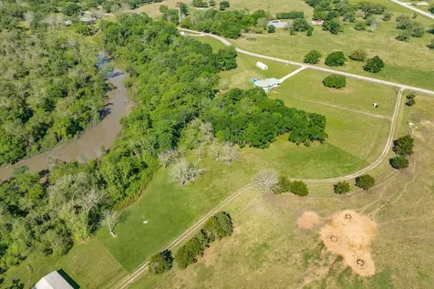 5373 County Road 898 West Columbia TX 77486
