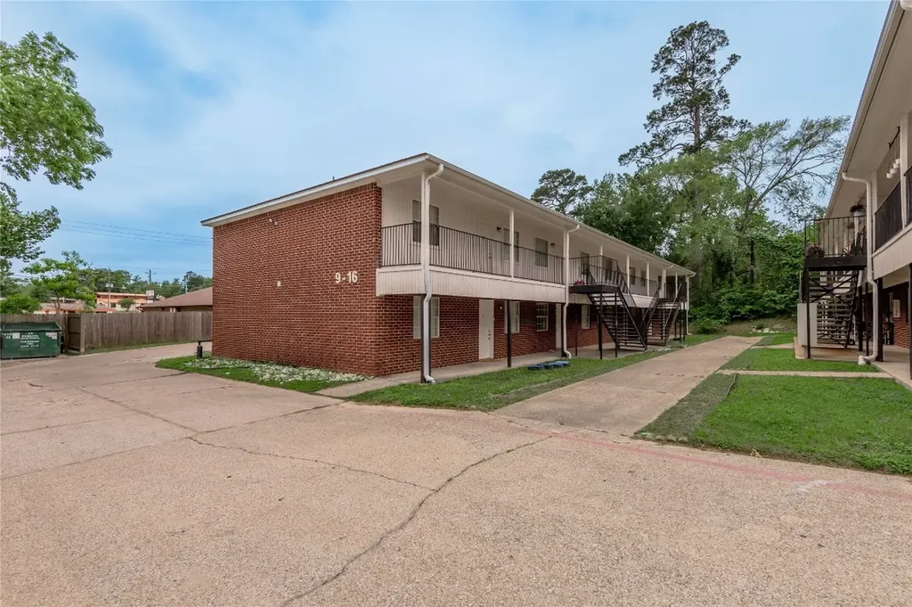 600 Palm Street 13 Huntsville TX 77340