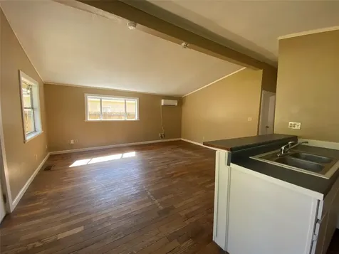 28613 Netawaka Huntsville TX 77340