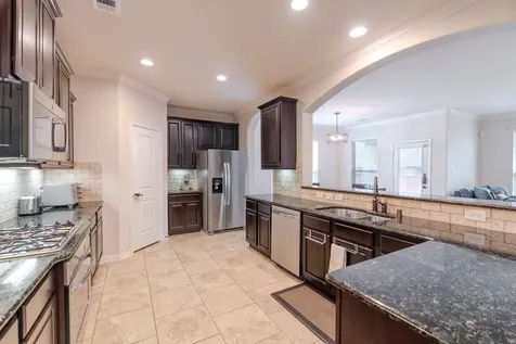 14 Arrowfeather Place The Woodlands TX 77389