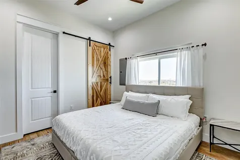 1395 Keith Avenue Gilchrist TX 77617
