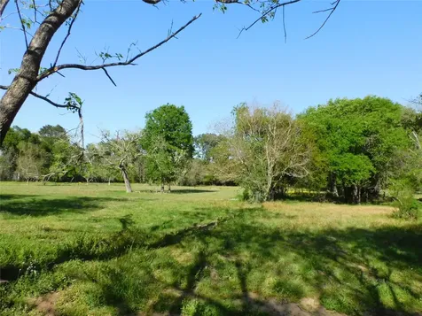 1215 N Meyer Street Sealy TX 77474