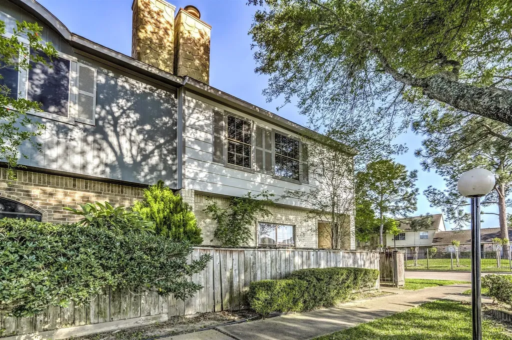 10763 Sandpiper Drive Houston TX 77096