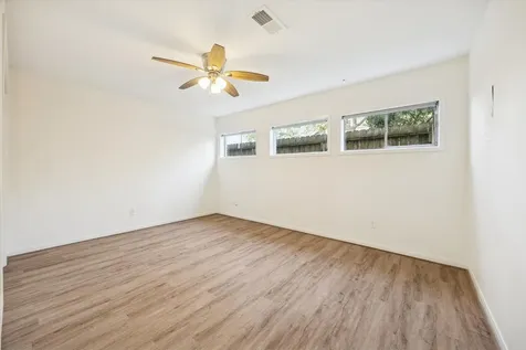 1011 W 10th Street 3 Houston TX 77008