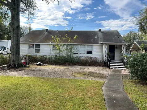 1402 East Avenue Katy TX 77493
