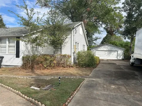1402 East Avenue Katy TX 77493