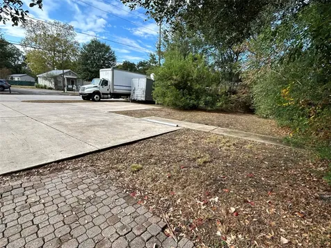 1402 East Avenue Katy TX 77493
