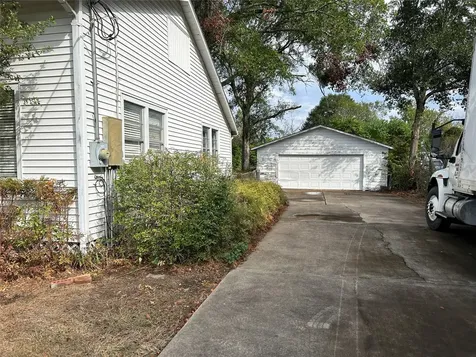 1402 East Avenue Katy TX 77493