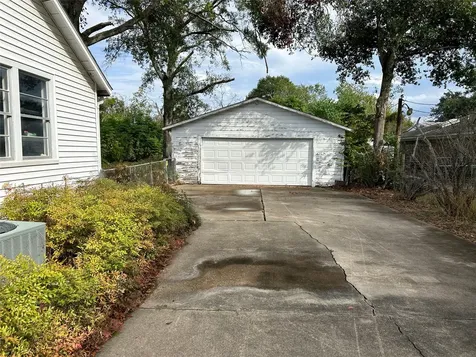 1402 East Avenue Katy TX 77493