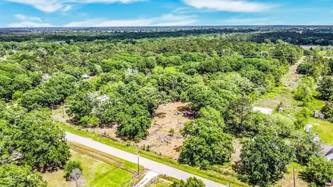 198 County Road 6881 N Dayton TX 77535