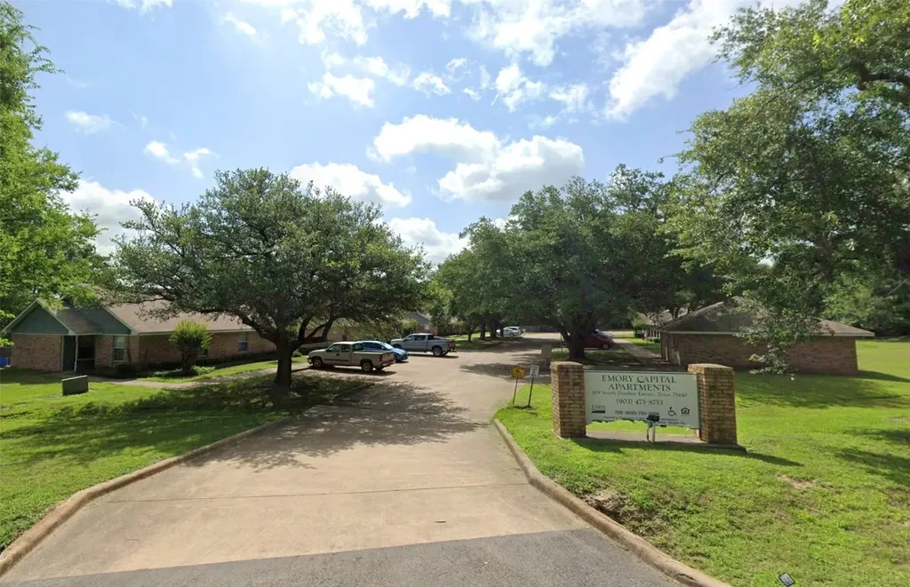 109 S Dunbar Lane Emory TX 75440