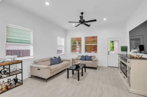 426 Glacier Pass Montgomery TX 77316