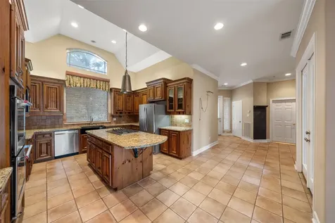 21 Wedgewood Drive W Montgomery TX 77356