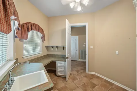 21 Wedgewood Drive W Montgomery TX 77356