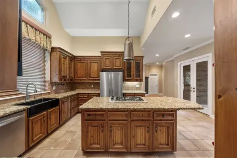 21 Wedgewood Drive W Montgomery TX 77356