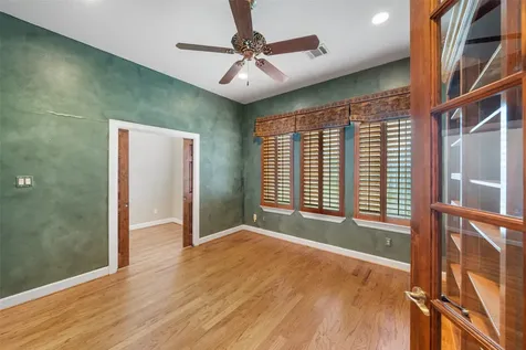 21 Wedgewood Drive W Montgomery TX 77356