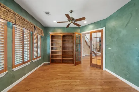 21 Wedgewood Drive W Montgomery TX 77356