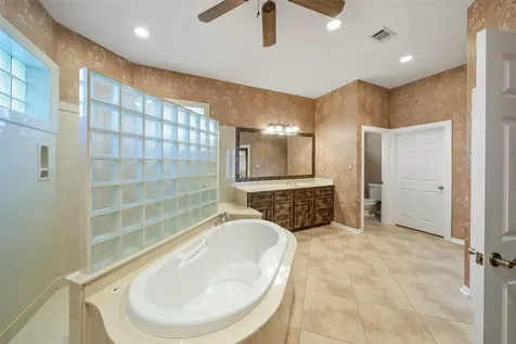 21 Wedgewood Drive W Montgomery TX 77356